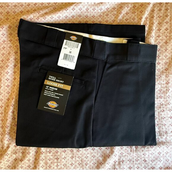 Dickies Twill Work Shorts Loose Fit 13" Inseam Size 36 (Black)- NEW - Picture 1 of 5
